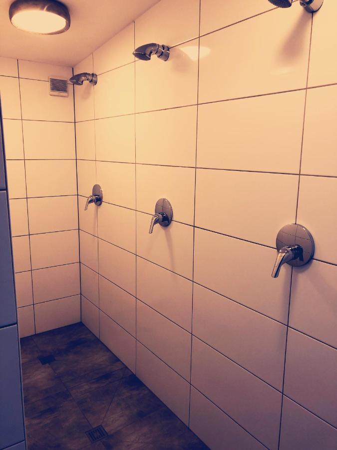 Sezer B&a Ug * Berlin